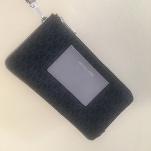 Wristlet